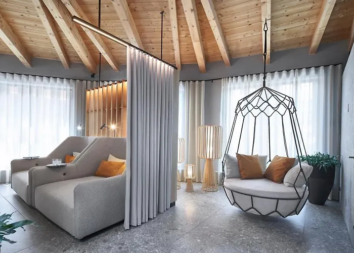 إنتنرز أم سي فندق