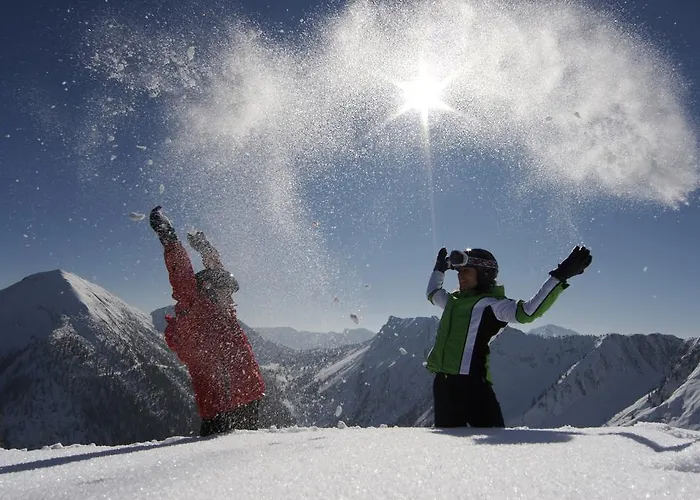 فندق إنتنرز أم سي